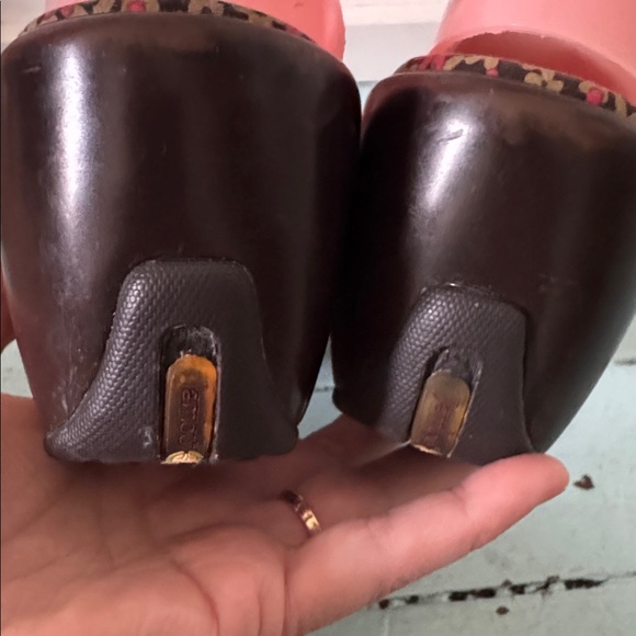 Jambu Size US 8 Sports Design Touring Wedge Red Nubuck w/ Flower Trim Heel 2.5” - Picture 14 of 15